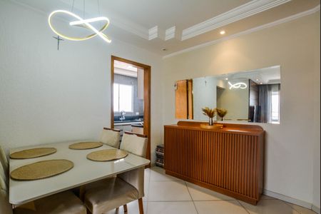 Sala de apartamento à venda com 2 quartos, 55m² em Vila Luzita, Santo André