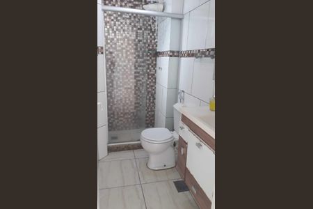 Banheiro de apartamento para alugar com 2 quartos, 69m² em Brasilândia, São Gonçalo