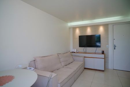 Sala de apartamento à venda com 1 quarto, 65m² em Itaipu, Niterói