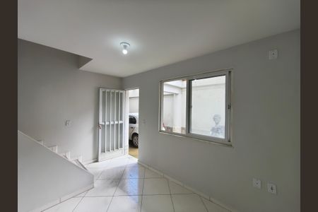 Sala de casa para alugar com 2 quartos, 64m² em Tanque, Rio de Janeiro