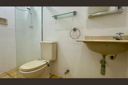 Banheiro de kitnet/studio para alugar com 1 quarto, 29m² em Jardim Paulista, São Paulo