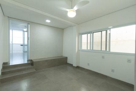 Sala de casa para alugar com 2 quartos, 288m² em Vila Odin, Sorocaba
