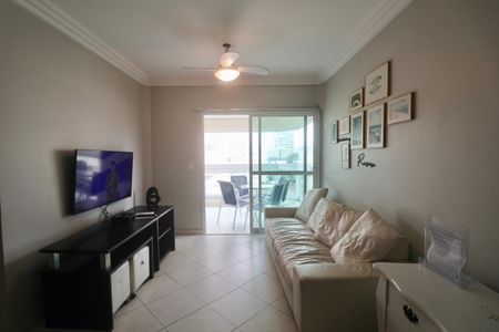 Sala de apartamento para alugar com 4 quartos, 115m² em Jardim Virginia, Guarujá