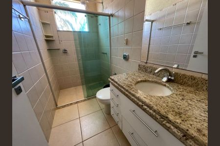 Casa para alugar com 4 quartos, 330m² em Jardim Karaíba, Uberlândia