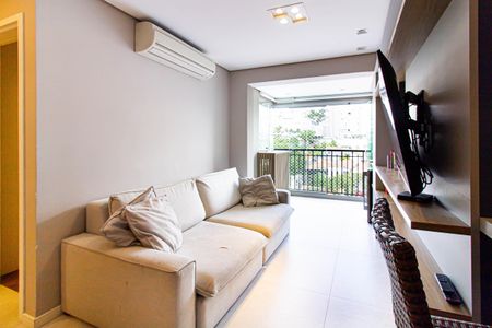 Sala de apartamento à venda com 2 quartos, 67m² em Vila Ipojuca, São Paulo