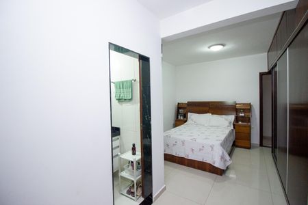 Quarto Suíte de casa à venda com 4 quartos, 360m² em Parque Maracana, Contagem