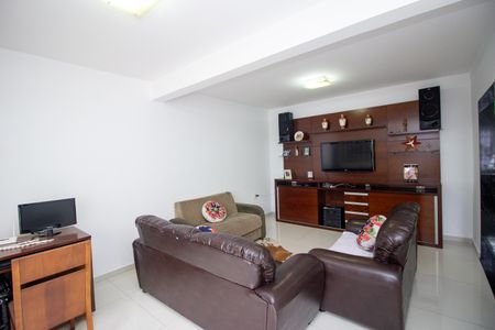 Sala de casa à venda com 4 quartos, 360m² em Parque Maracana, Contagem