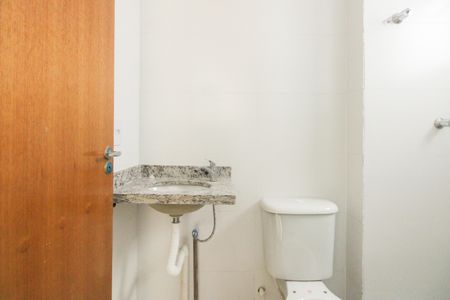 Banheiro de kitnet/studio para alugar com 1 quarto, 19m² em Vila Esperança, São Paulo