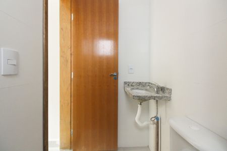 Banheiro de kitnet/studio para alugar com 1 quarto, 19m² em Vila Esperança, São Paulo