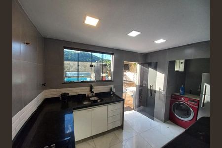 Casa à venda com 3 quartos, 300m² em Taquara, Rio de Janeiro