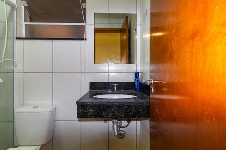 Banheiro de kitnet/studio à venda com 1 quarto, 28m² em Vila Cunha Bueno, São Paulo