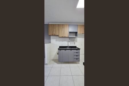 Cozinha de apartamento à venda com 2 quartos, 32m² em Parque Fongaro, São Paulo