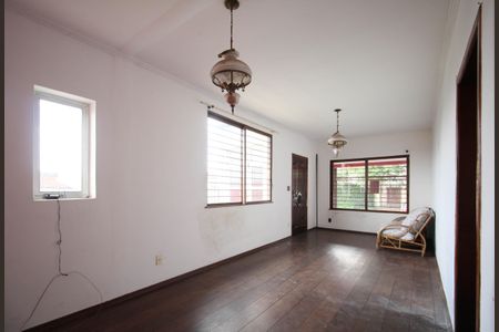 Casa para alugar com 2 quartos, 198m² em Jardim Maria Rosa, Taboão da Serra