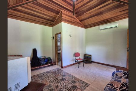 Sala de casa à venda com 2 quartos, 200m² em Guaratiba, Rio de Janeiro