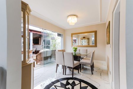 Casa de Condomínio para alugar com 4 quartos, 350m² em Adalgisa, São Paulo