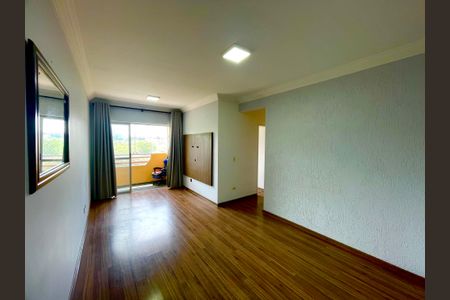Sala de apartamento para alugar com 3 quartos, 79m² em C Brasil (jd P Dutra, Guarulhos