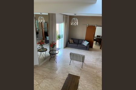 Sala de casa para alugar com 4 quartos, 400m² em Joá, Lagoa Santa