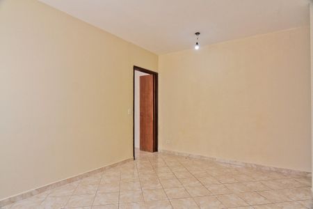 Sala de casa de condomínio para alugar com 2 quartos, 100m² em Jardim Santo Elias, São Paulo