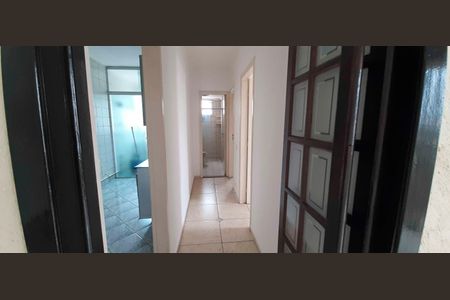 Corredor de apartamento para alugar com 2 quartos, 55m² em Km 18, Osasco