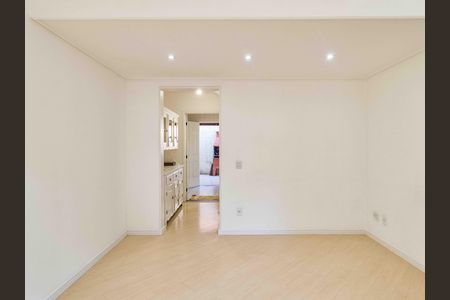 Sala de casa de condomínio à venda com 2 quartos, 126m² em Vila São Silvestre, São Paulo