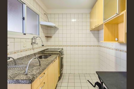 Cozinha de casa de condomínio à venda com 2 quartos, 126m² em Vila São Silvestre, São Paulo