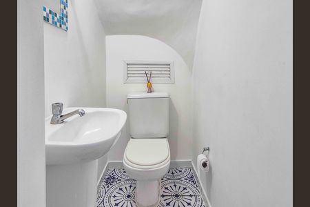 Lavabo de casa de condomínio à venda com 2 quartos, 126m² em Vila São Silvestre, São Paulo