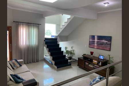 Sala de casa à venda com 3 quartos, 230m² em Jardim Dourado, Guarulhos