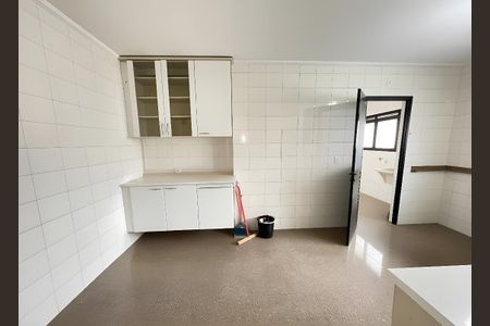 Apartamento para alugar com 4 quartos, 202m² em Perdizes, São Paulo