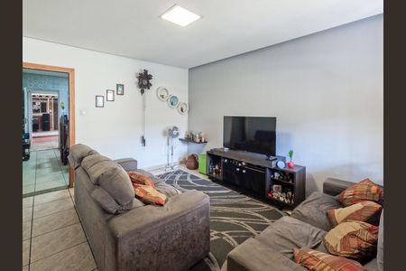 Casa à venda com 3 quartos, 350m² em Jardim Santo Elias, São Paulo