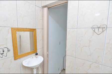 Banheiro de kitnet/studio para alugar com 1 quarto, 20m² em Riachuelo, Rio de Janeiro