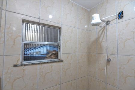 Banheiro de kitnet/studio para alugar com 1 quarto, 20m² em Riachuelo, Rio de Janeiro