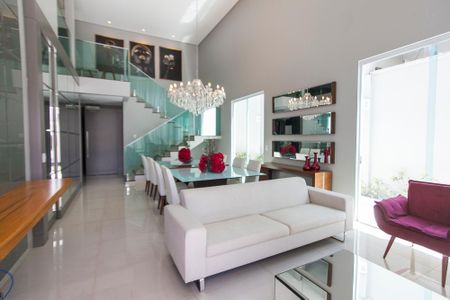 Sala de casa para alugar com 4 quartos, 300m² em Jardim Karaíba, Uberlândia