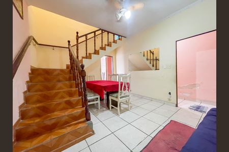 Sala de casa para alugar com 4 quartos, 250m² em Jardim Roberto, Osasco