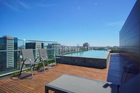 Área comum - Piscina de kitnet/studio para alugar com 1 quarto, 30m² em Auxiliadora, Porto Alegre