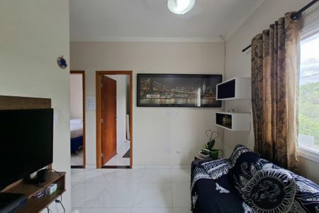 Sala de casa de condomínio para alugar com 2 quartos, 50m² em Vila Caiçara, Praia Grande