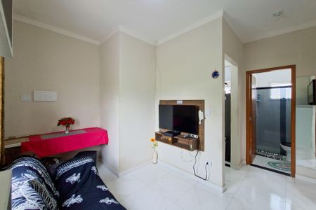 Sala de casa de condomínio para alugar com 2 quartos, 50m² em Vila Caiçara, Praia Grande