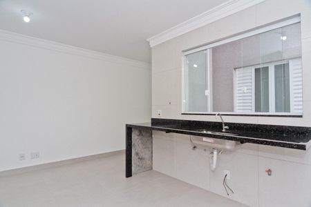 Sala e cozinha de apartamento à venda com 2 quartos, 52m² em Vila Mangalot, São Paulo