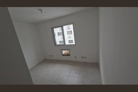 Quarto de apartamento para alugar com 3 quartos, 80m² em Alvarez, Nova Iguaçu