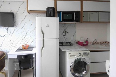 Cozinha de apartamento para alugar com 1 quarto, 20m² em Vila Santa Clara, São Paulo