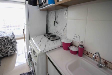 Cozinha de apartamento para alugar com 1 quarto, 20m² em Vila Santa Clara, São Paulo