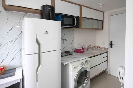Cozinha de apartamento para alugar com 1 quarto, 20m² em Vila Santa Clara, São Paulo