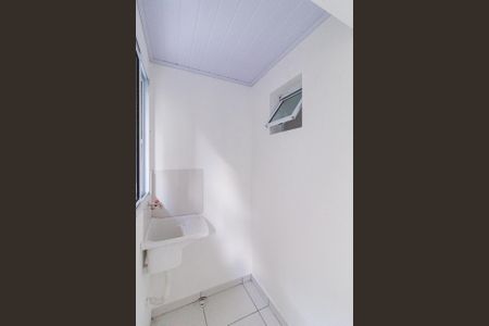 Área de serviço de casa para alugar com 1 quarto, 28m² em Jardim Ana Estela, Carapicuíba