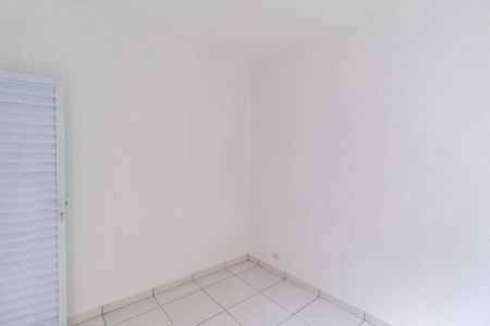 Quarto de casa para alugar com 1 quarto, 28m² em Jardim Ana Estela, Carapicuíba