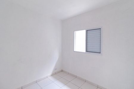 Quarto de casa para alugar com 1 quarto, 28m² em Jardim Ana Estela, Carapicuíba