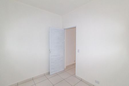 Quarto de casa para alugar com 1 quarto, 28m² em Jardim Ana Estela, Carapicuíba