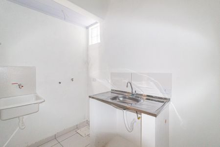 Cozinha e área de serviço de casa para alugar com 1 quarto, 28m² em Jardim Ana Estela, Carapicuíba