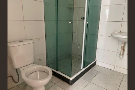Banheiro de apartamento para alugar com 2 quartos, 60m² em Santa Catarina, São Gonçalo