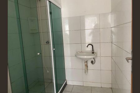 Banheiro de apartamento para alugar com 2 quartos, 60m² em Santa Catarina, São Gonçalo