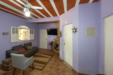 Sala com Lareira de casa de condomínio à venda com 4 quartos, 350m² em Arvoredo, Nova Lima
