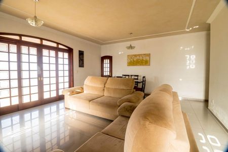 Casa à venda com 4 quartos, 340m² em Parque Centenário, Jundiaí